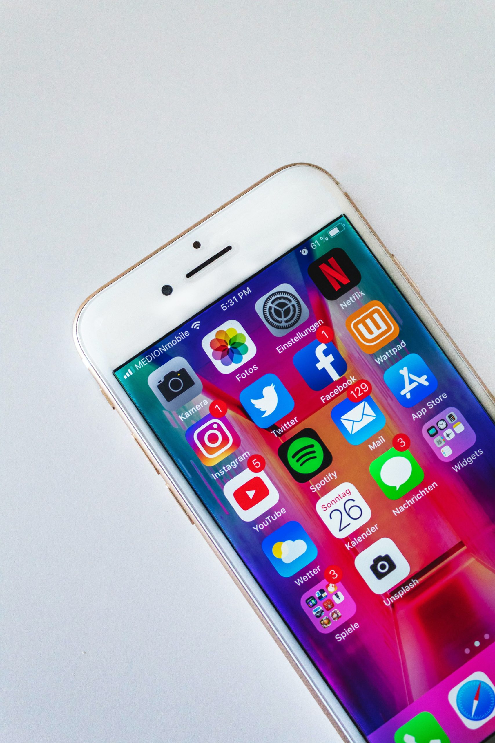 Improve Your Attention Span With These 6 Healthy Social Media Habits